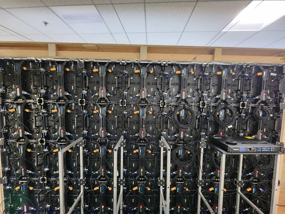 Rear cabinet array and connected display equipment.